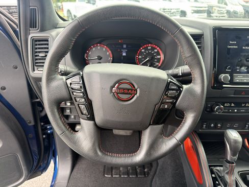 Used 2022 Nissan Frontier Pro-X RWD image 12