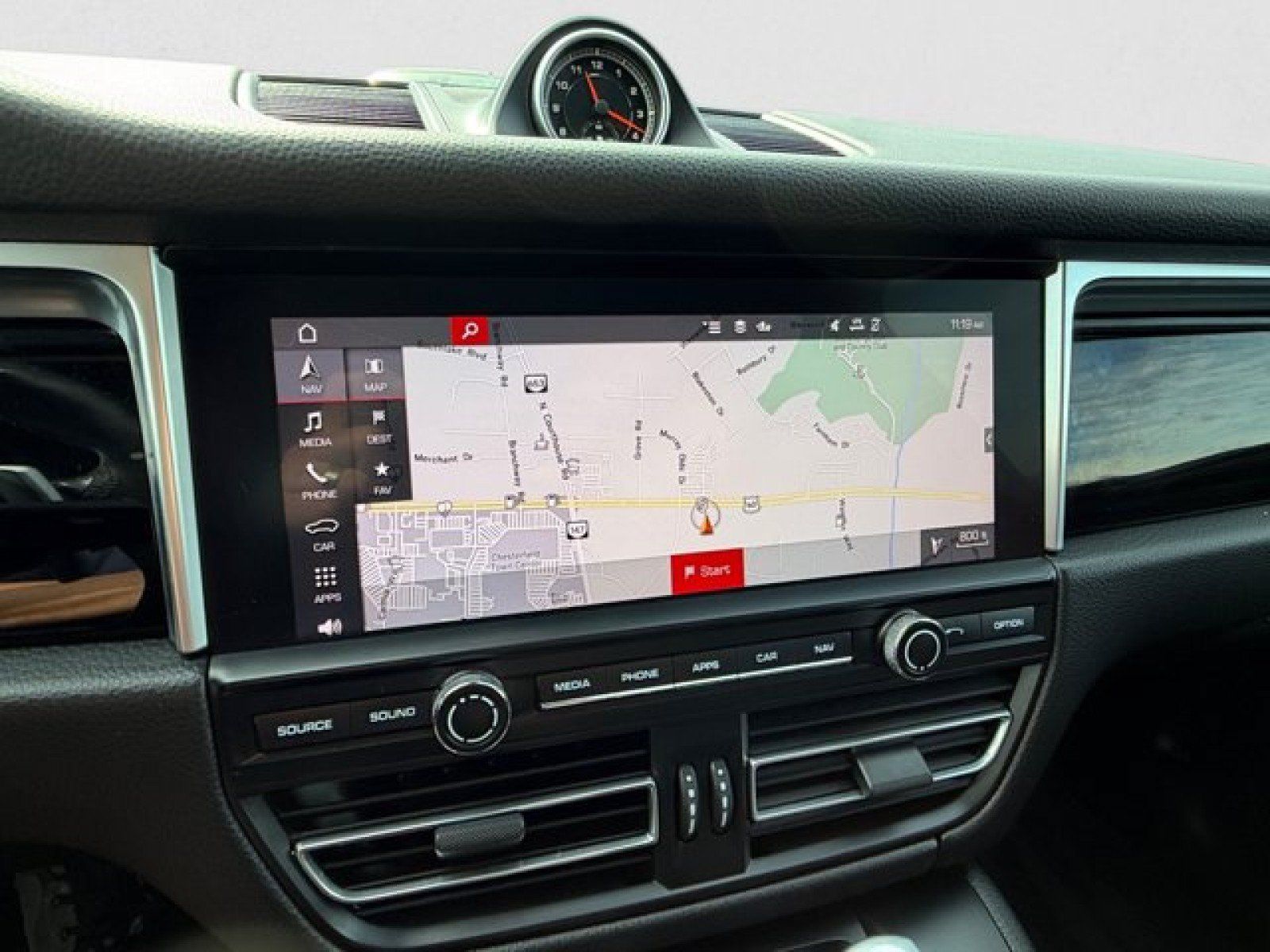 Used 2021 Porsche Macan AWD/4WD image 16