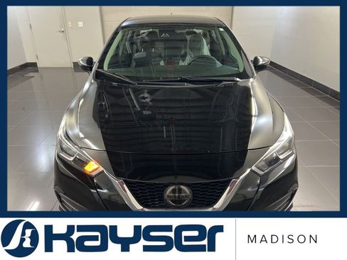 Used 2021 Nissan Versa SV FWD image 2