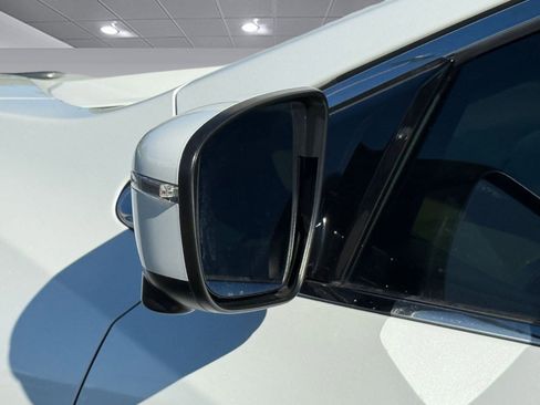 Used 2018 Nissan Murano SV w/ Premium Package image 34