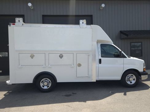 Used 2013 Chevrolet Express 3500 RWD image 5