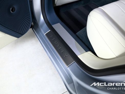 Used 2023 Bentley Flying Spur Plug-In Hybrid image 20