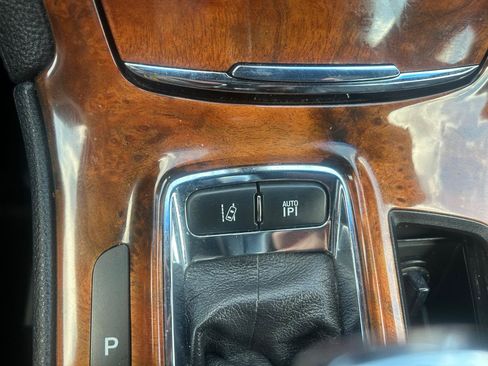 Used 2014 Lincoln MKS AWD w/ Equipment Group 201A image 23