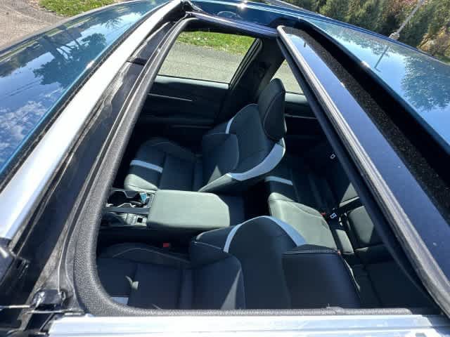 Used 2025 Toyota Camry SE w/ Convenience Package FWD image 6