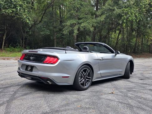 Used 2022 Ford Mustang Premium RWD image 9