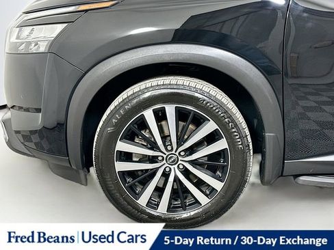 Used 2023 Nissan Pathfinder Platinum image 34