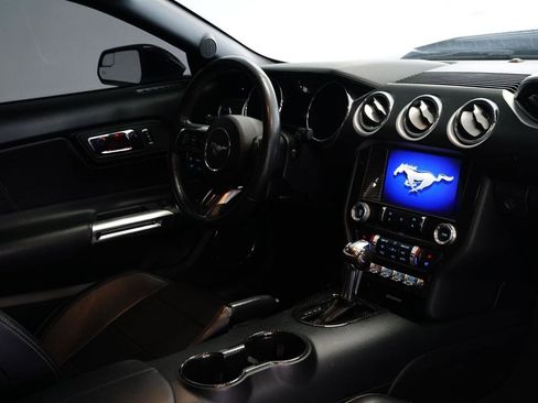 Used 2017 Ford Mustang Premium image 11