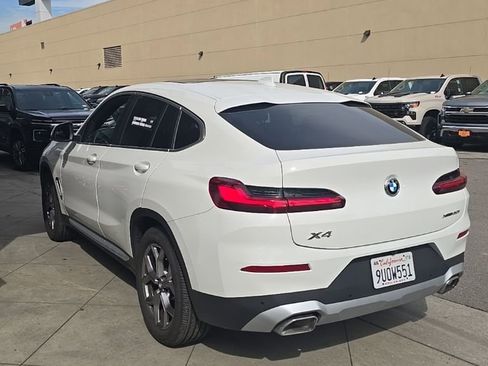 Used 2025 BMW X4 xDrive30i image 3