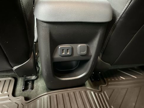 Used 2016 Chevrolet Colorado Z71 image 12