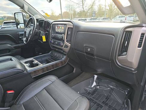 Used 2015 GMC Sierra 2500 Denali w/ Duramax Plus Package image 32