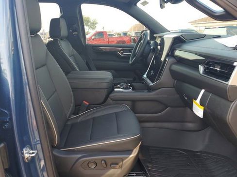 New 2026 GMC Yukon XL Elevation w/ LPO, Floor Liner Package RWD image 11