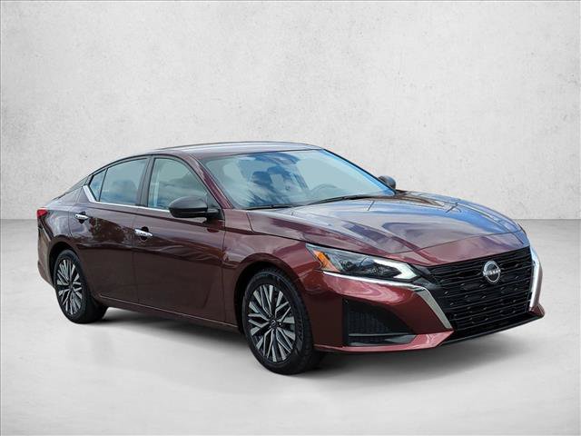 Used 2024 Nissan Altima 2.5 SV FWD image 3