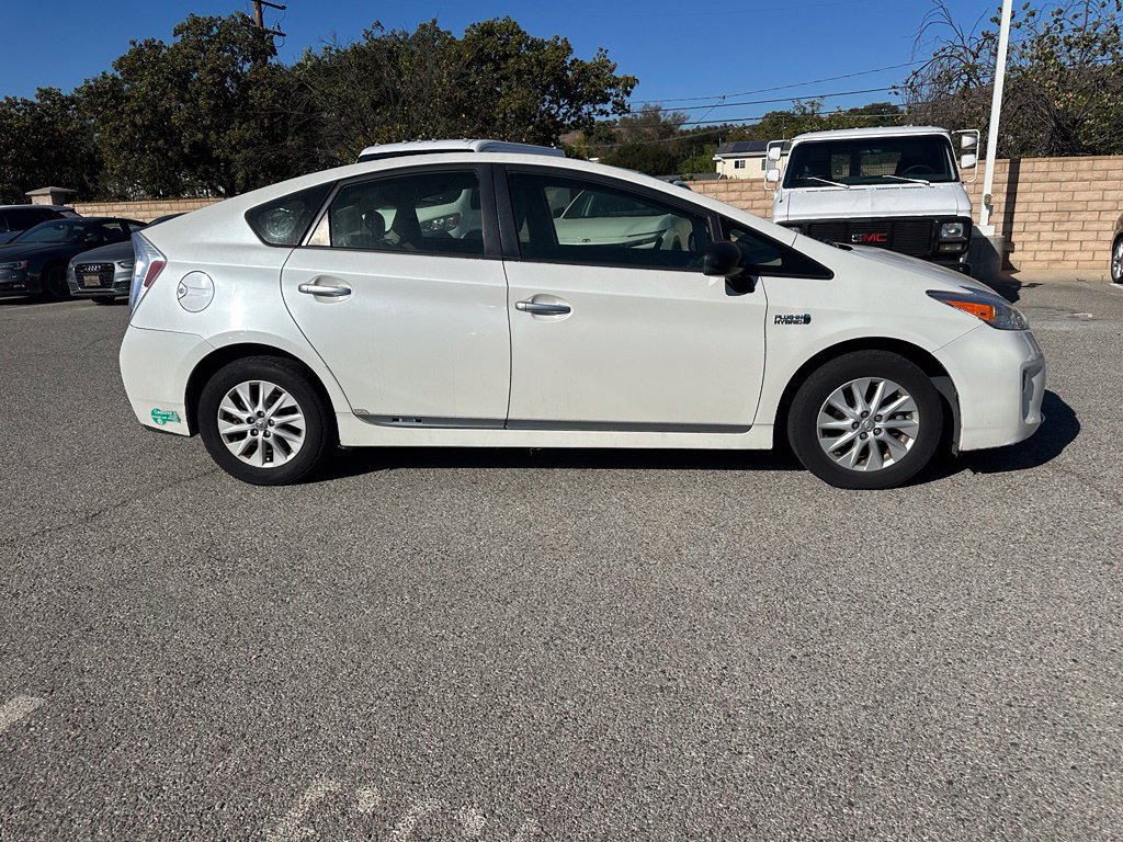 Used 2013 Toyota Prius Prime Plug-In Hybrid FWD image 5