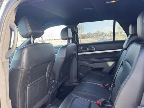 Used 2016 Ford Explorer XLT w/ Equipment Group 202A image 31