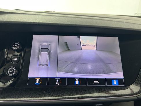 Used 2022 Buick Envision Essence w/ Technology Package I FWD image 13