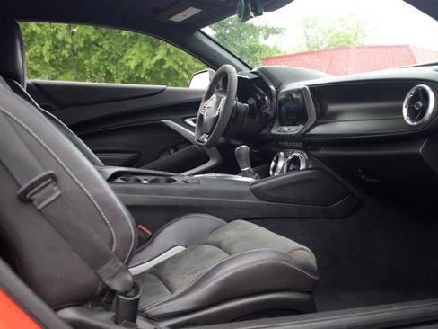 Used 2019 Chevrolet Camaro SS RWD image 15