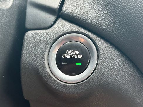Used 2020 Chevrolet Equinox LT FWD image 26