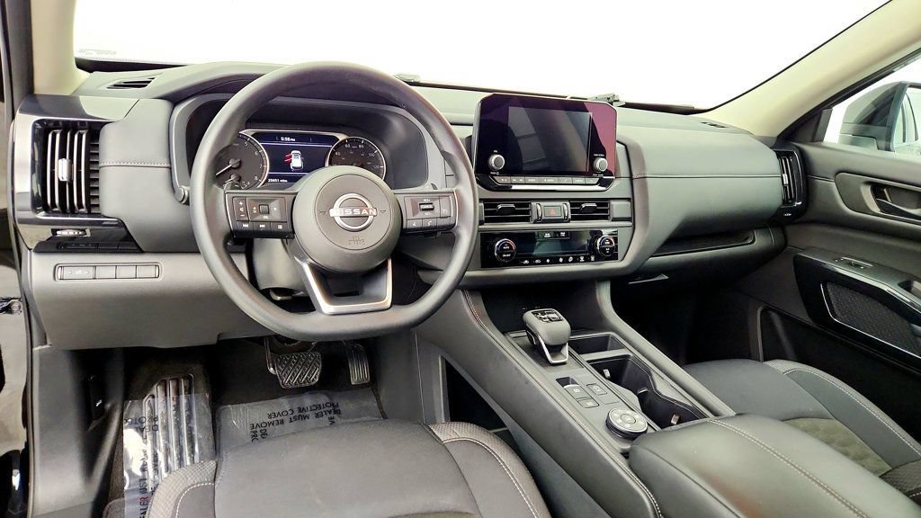 Used 2024 Nissan Pathfinder S AWD/4WD image 12