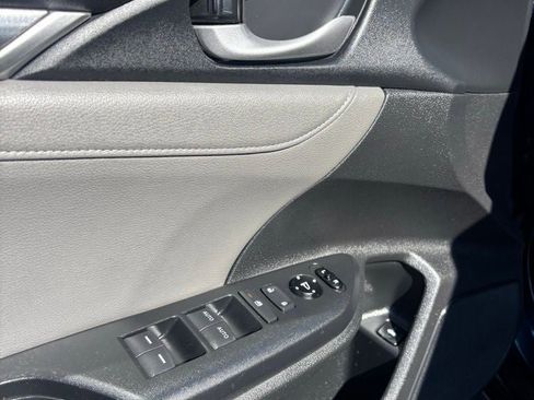 Used 2020 Honda Civic Touring image 6