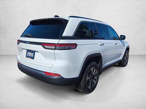 Used 2023 Jeep Grand Cherokee 4WD 4xe image 5