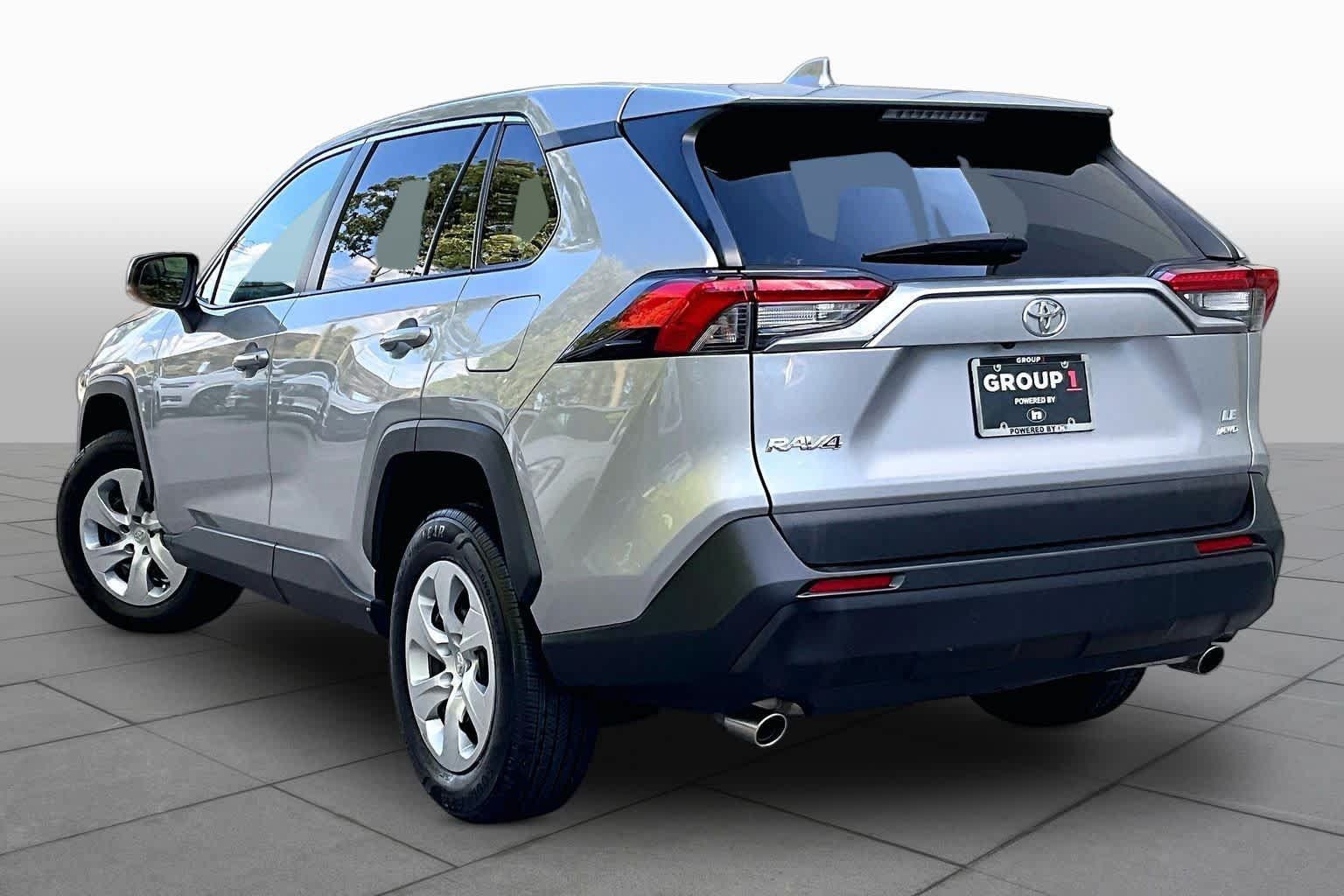 Used 2023 Toyota RAV4 LE AWD/4WD image 12