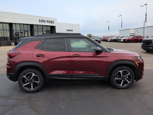 Used 2023 Chevrolet TrailBlazer RS w/ Technology Package image 2