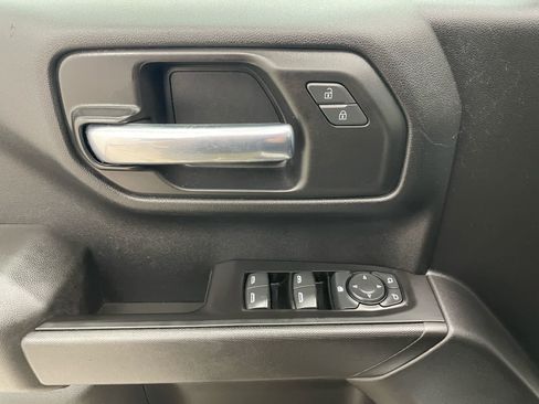 Used 2020 Chevrolet Silverado 1500 Custom w/ Custom Value Package AWD/4WD image 8