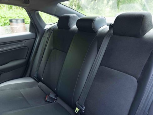 Used 2022 Honda Civic Sport image 18