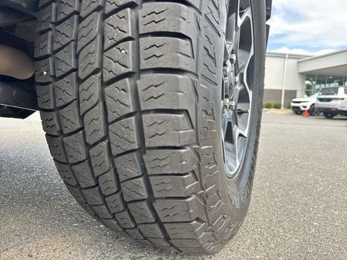 Used 2022 Jeep Wrangler Unlimited Rubicon 4xe w/ Cold Weather Group AWD/4WD image 19