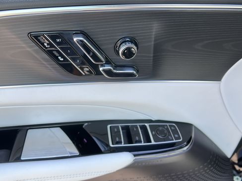 New 2025 Cadillac Lyriq Luxury image 12