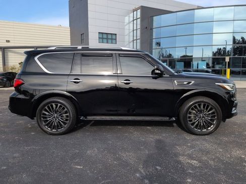 Used 2023 INFINITI QX80 Premium Select w/ All-Season Package image 3