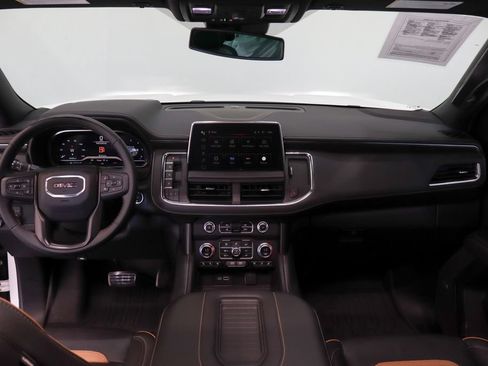 Used 2024 GMC Yukon AT4 w/ Technology Package AWD/4WD image 29