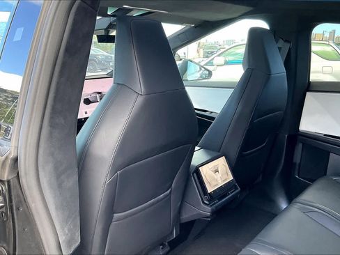 Used 2024 Tesla Cybertruck AWD Crew Cab image 12