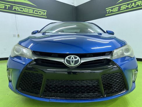 Used 2017 Toyota Camry SE FWD image 3