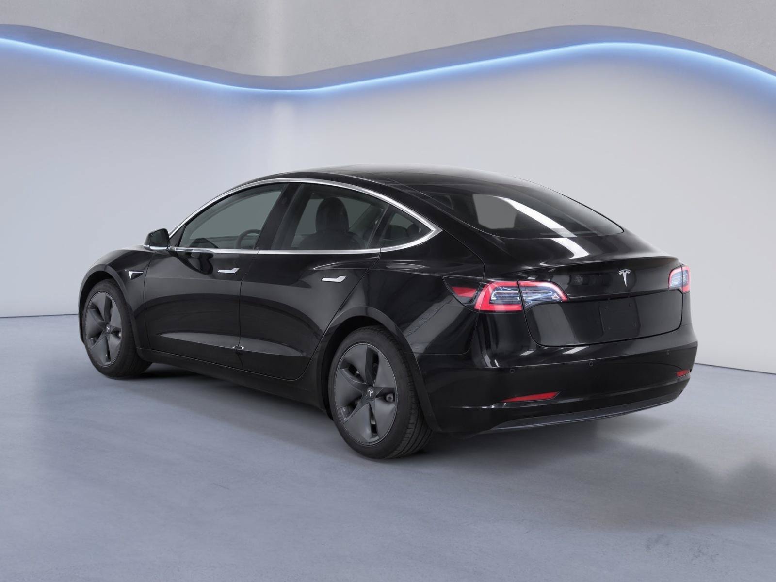 Used 2018 Tesla Model 3 Long Range RWD image 4