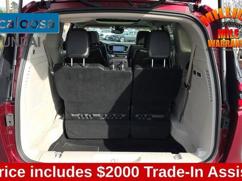 Used 2022 Chrysler Pacifica Limited image 10