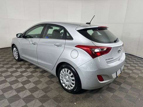 Used 2017 Hyundai Elantra GT FWD image 5
