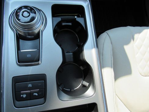 Used 2024 Ford Edge Titanium w/ Titanium Elite Package image 22