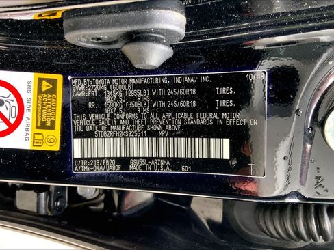 Used 2019 Toyota Highlander LE AWD/4WD image 37