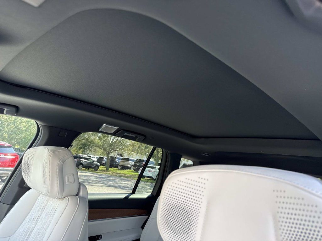 New 2027 Cadillac Vistiq Sport AWD/4WD image 33