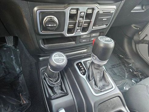 Used 2018 Jeep Wrangler Unlimited Sport S AWD/4WD image 12