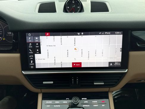 Used 2019 Porsche Cayenne AWD/4WD image 33