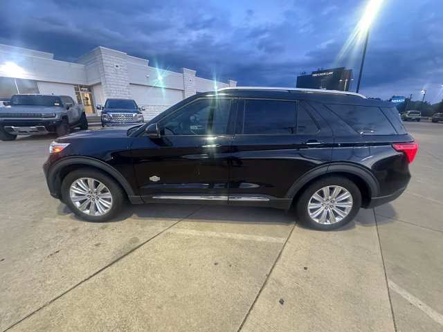 Used 2021 Ford Explorer King Ranch w/ Premium Technology Package RWD image 16