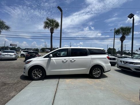 Used 2021 Kia Sedona LX FWD image 8
