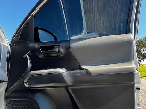 Used 2019 Toyota Tacoma SR5 image 14