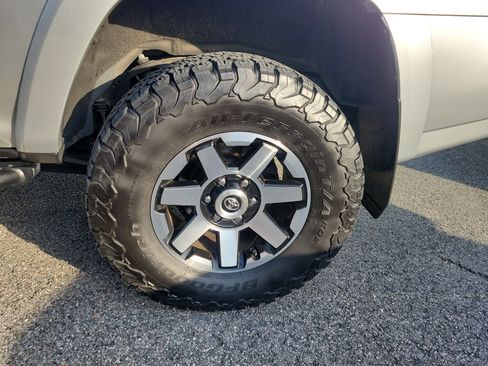 Used 2020 Toyota 4Runner TRD Off-Road Premium w/ Moonroof Package AWD/4WD image 24