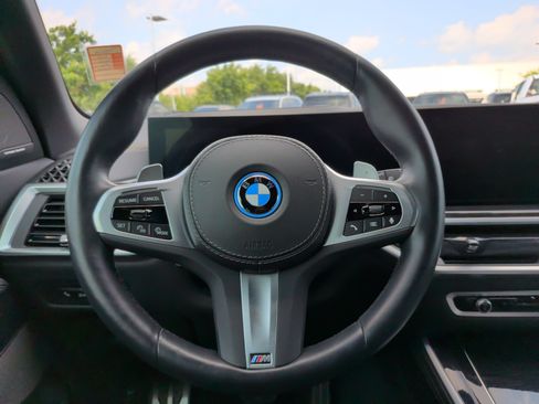 Used 2024 BMW X5 xDrive50e w/ Executive Package AWD/4WD image 23