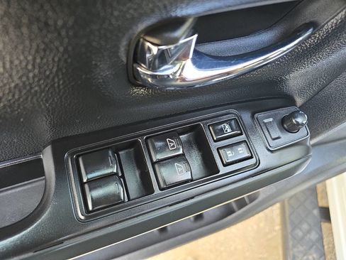 Used 2018 Nissan Titan XD image 12