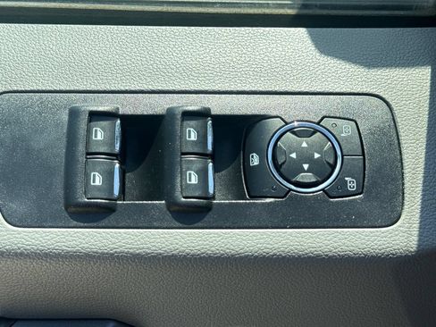 Used 2017 Ford F150 XLT AWD/4WD image 14