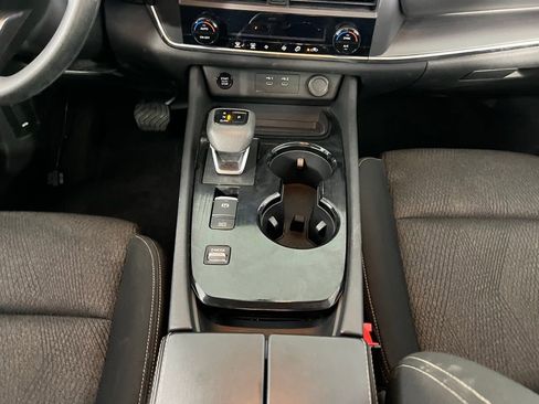 Used 2024 Nissan Rogue SV image 15